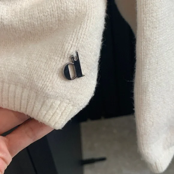 9. Gorgeous fringe sweater by Dixie - Picture 4 of 10